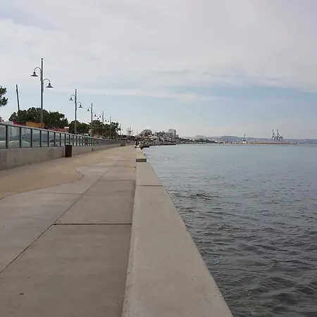 Fishing Marina View * لارنكا